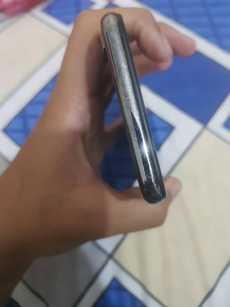 Apple iPhone X 3