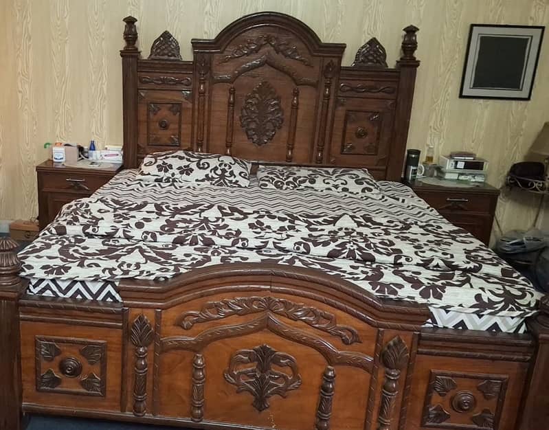 King bed 0