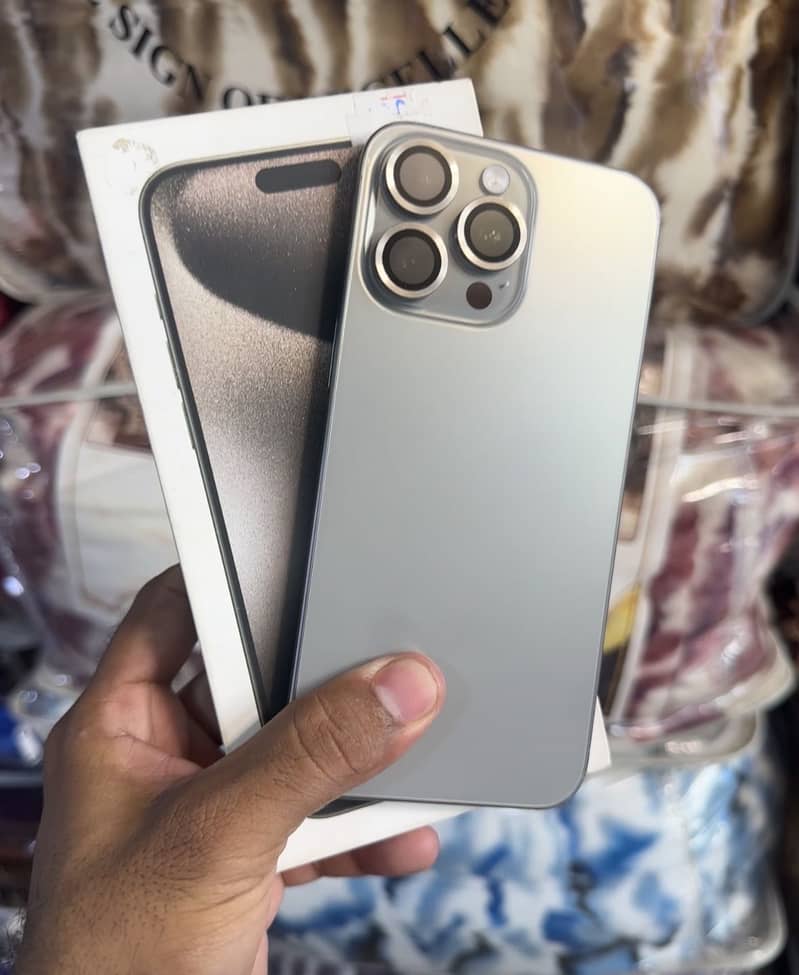 Apple iPhone 15 Pro Max 3