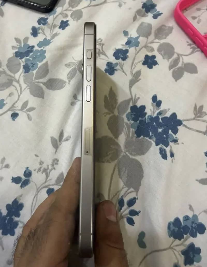 Apple iPhone 15 Pro Max 5