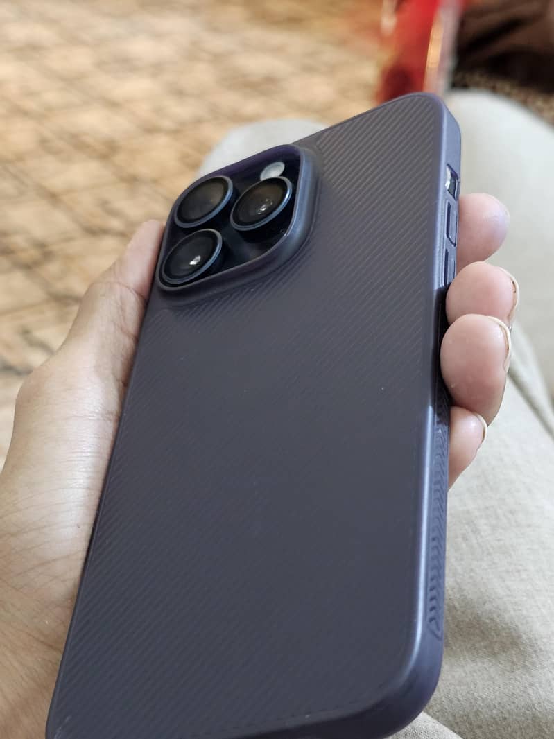 Apple iPhone 15 Pro Max 1