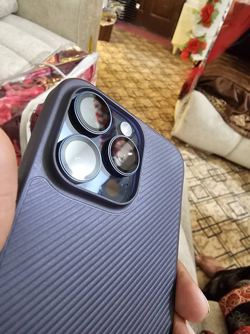 Apple iPhone 15 Pro Max 4