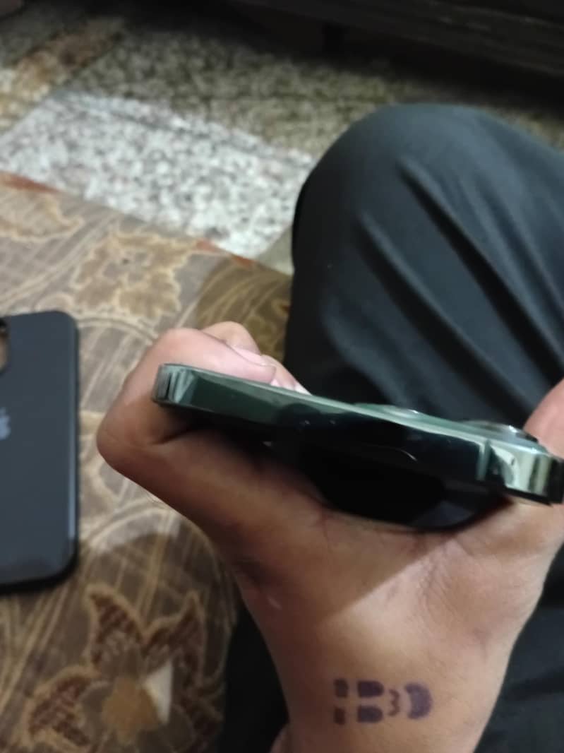 Apple iPhone 13 Pro Max 3