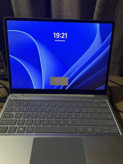 Model surface windows i-5 8gb ram 256 gb ssd