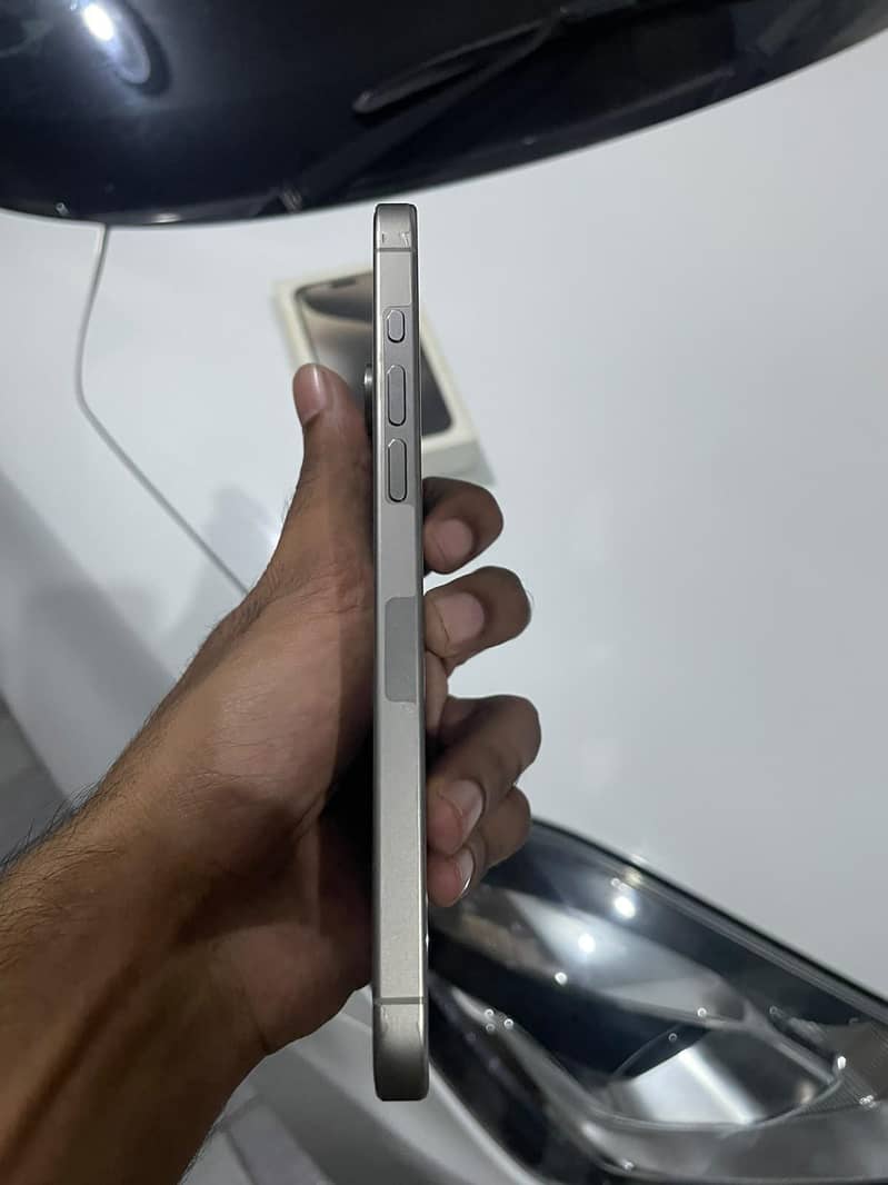 Apple iPhone 15 Pro Max 5