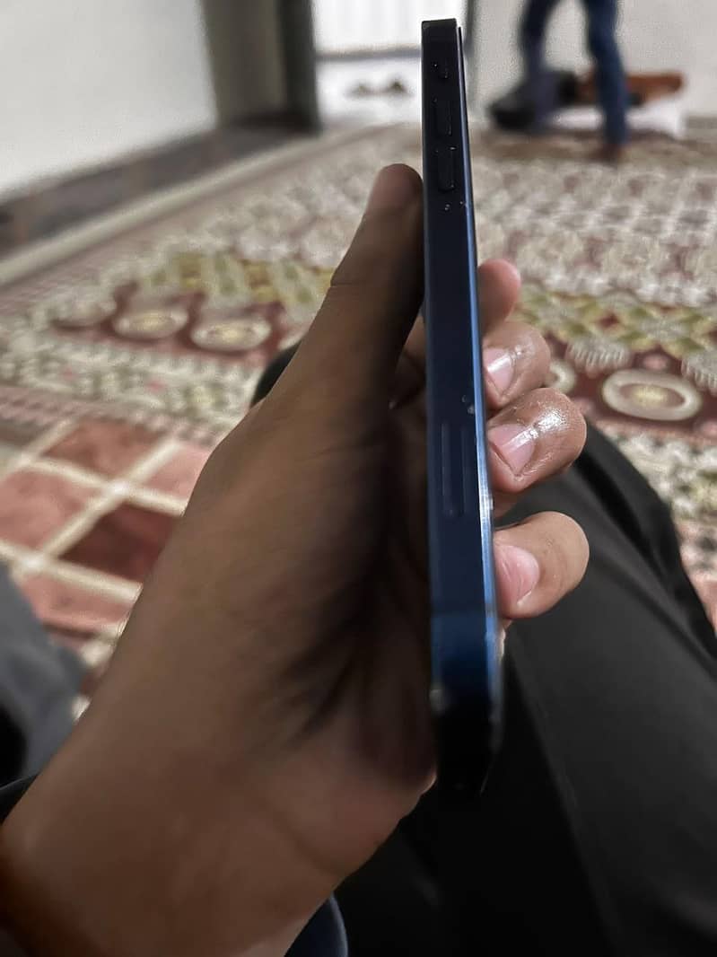 Apple iPhone 12 2