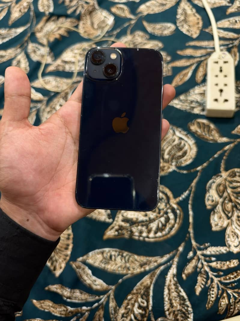 Apple iPhone 13 1