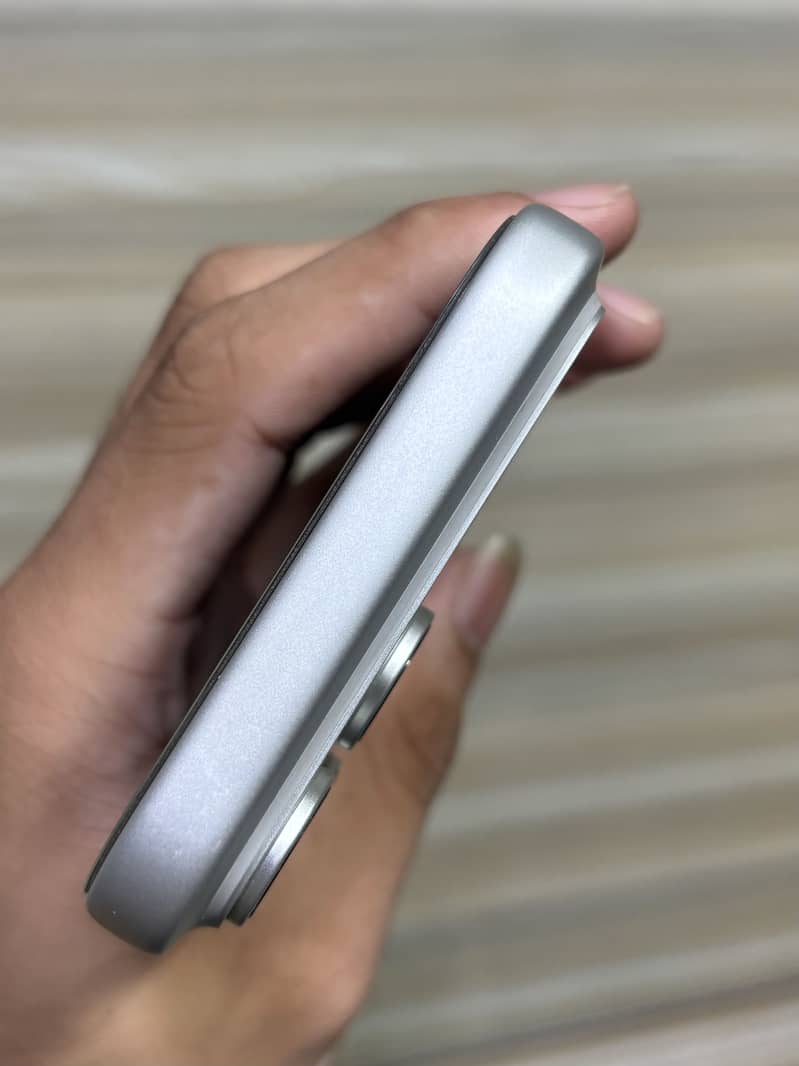 Apple iPhone 17 Pro Max 1