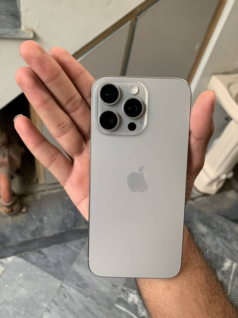 iPhone 15 Pro Max jv 1