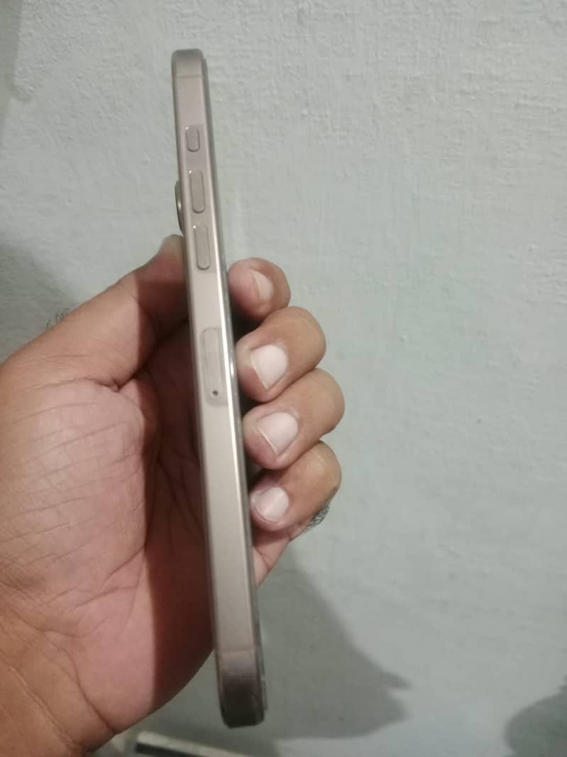 Apple iPhone 16 Pro Max 3