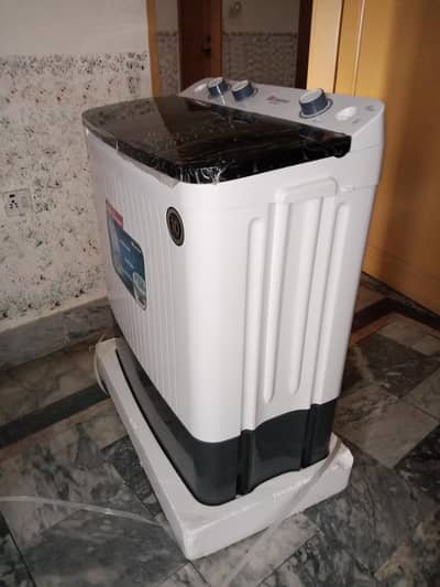 Brand New Dawlance Twin tub washing  Machine . . (Not in use)