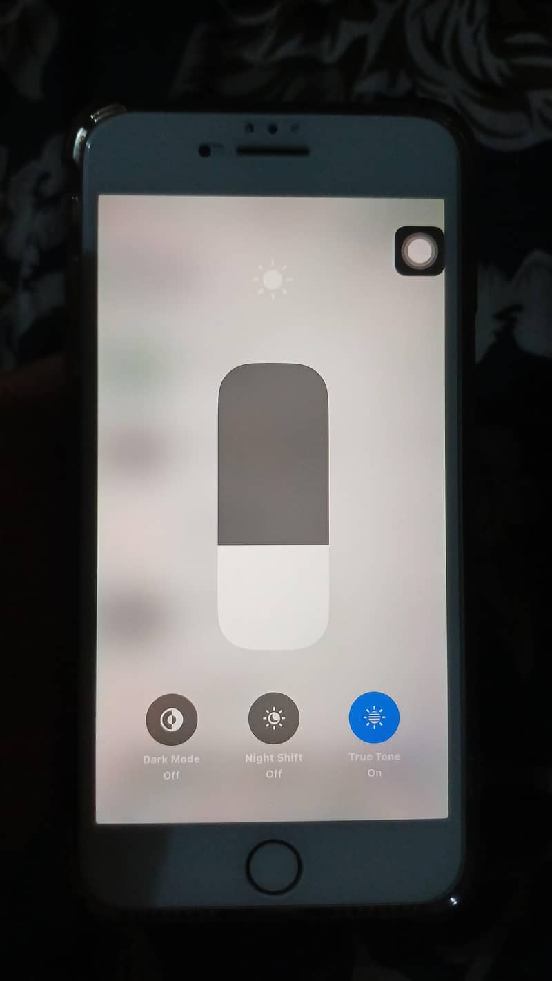 Apple iPhone 8 Plus 1