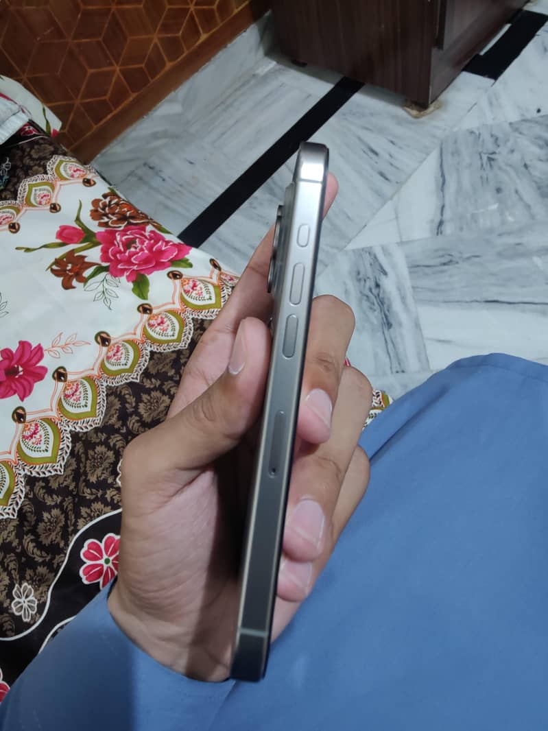 iPhone 15 Pro 2