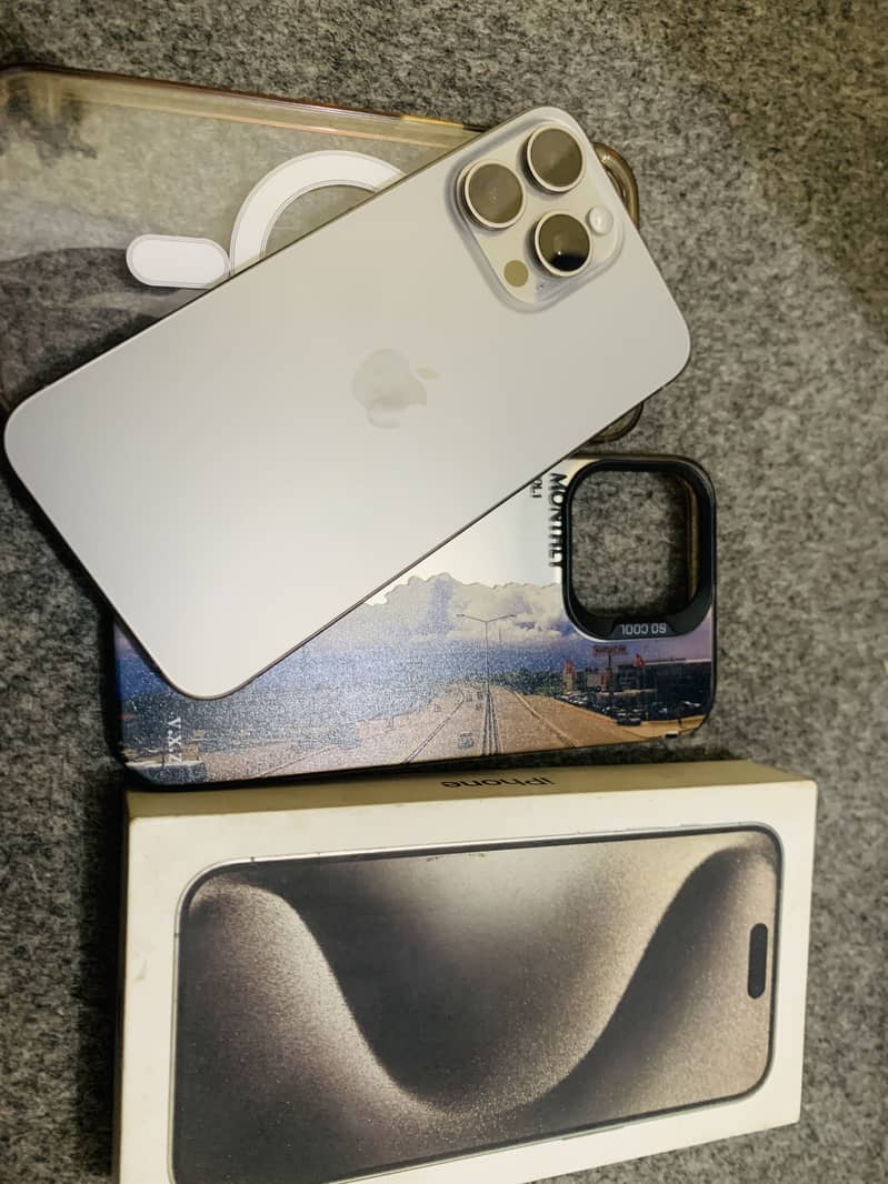 Iphone 15 PRO MAX 1
