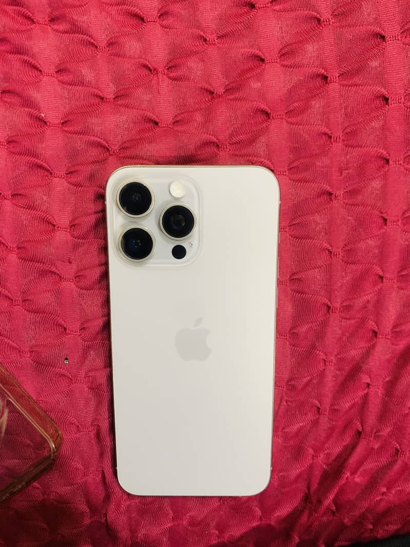 Iphone 15 PRO MAX 4