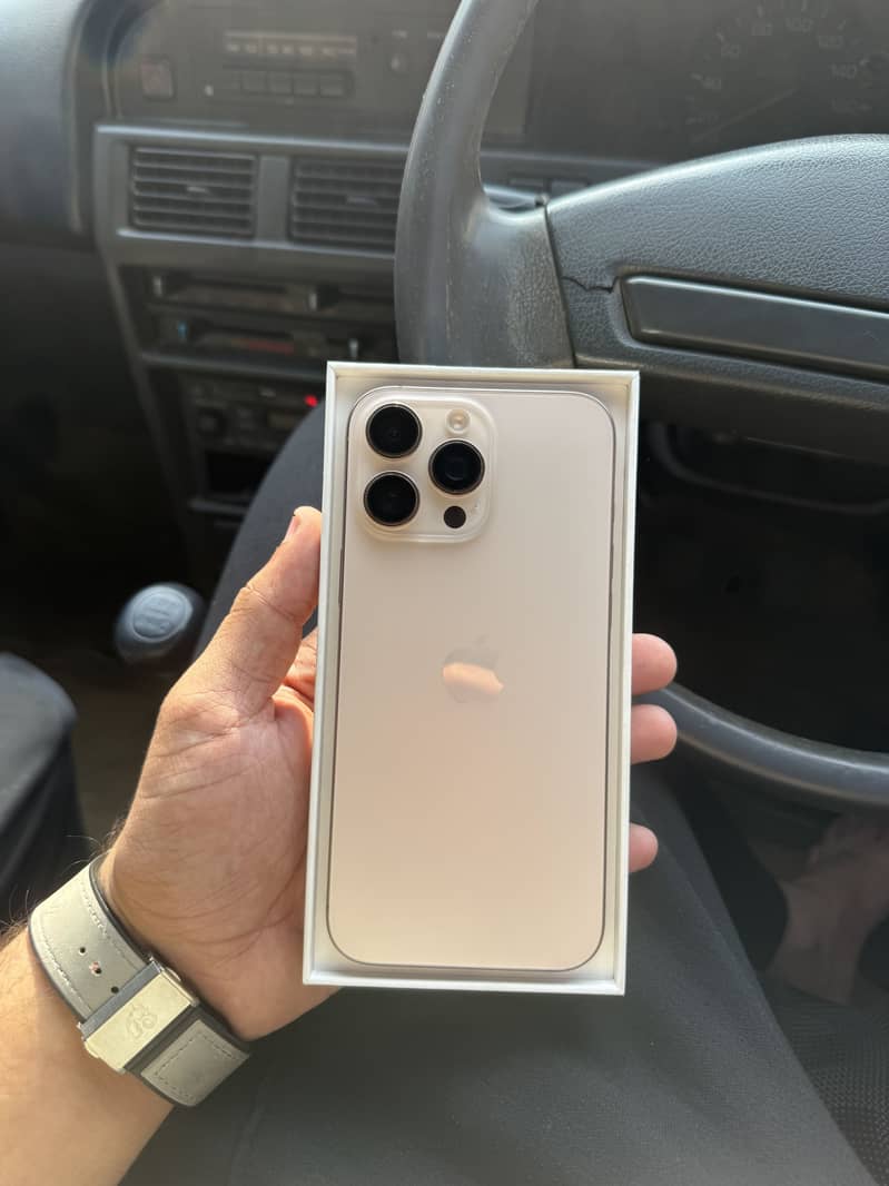 Apple iPhone 16 Pro Max 3
