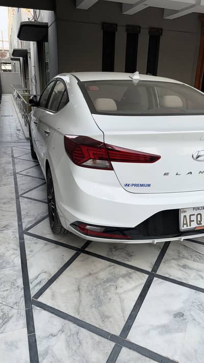 Hyundai Elantra 2023