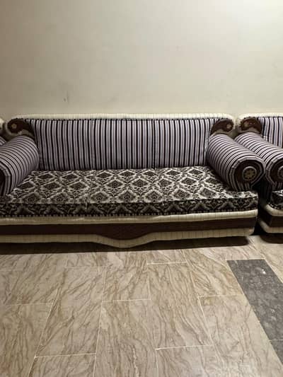 5 Seater Sofa Set – Stylish & Comfortable