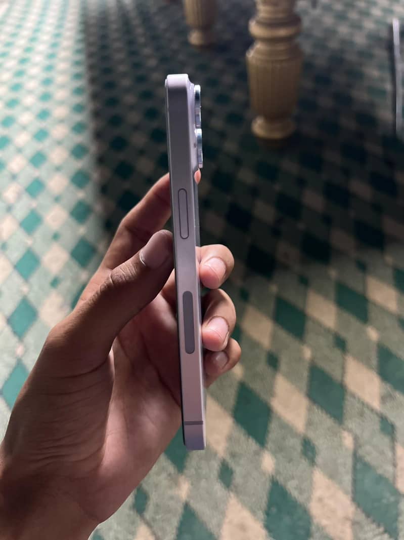 Apple iPhone 14 4