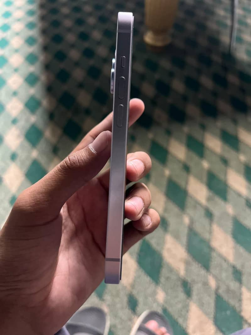 Apple iPhone 14 5