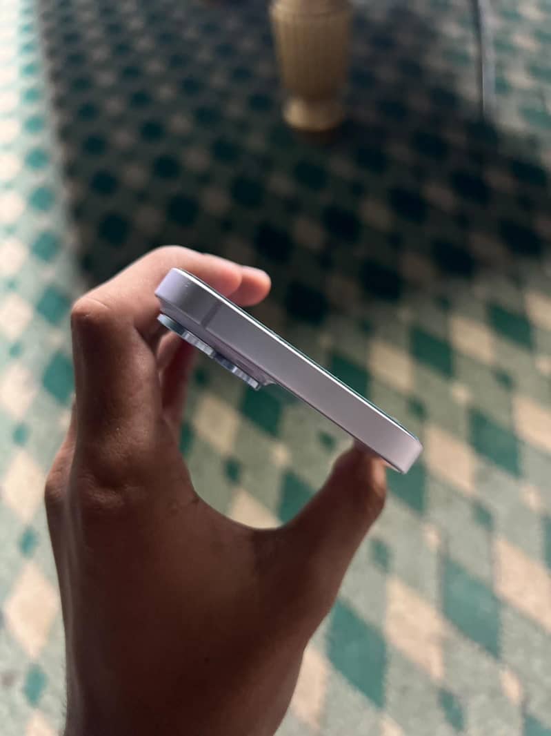Apple iPhone 14 7