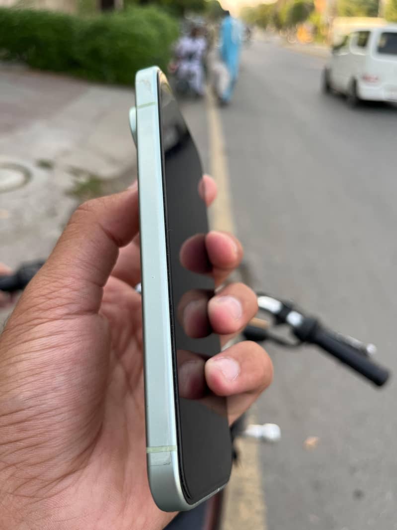 Google Pixel 9 4