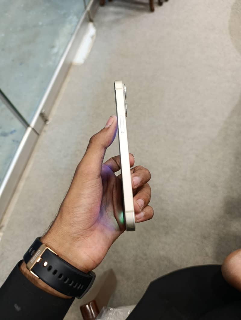 Apple iPhone 13 4