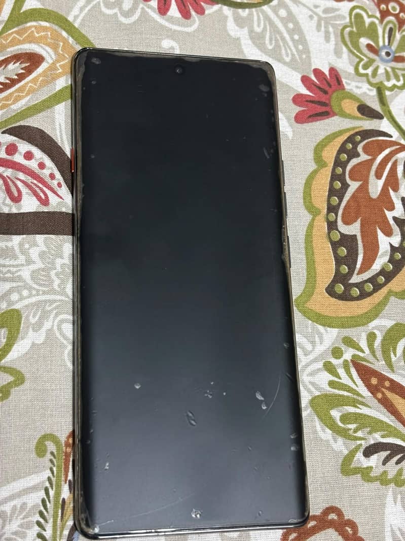 Tecno CAMON 40 Pro 1