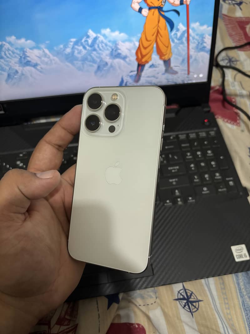 Apple iPhone 13 Pro 4