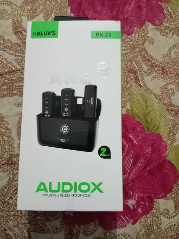 wireless mic 2 Piece set. 0