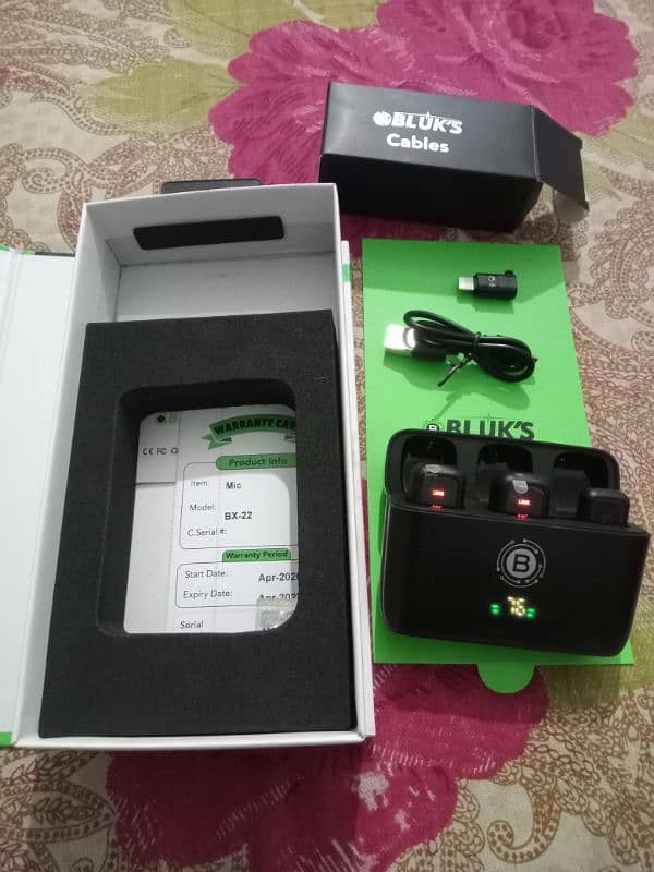 wireless mic 2 Piece set. 1