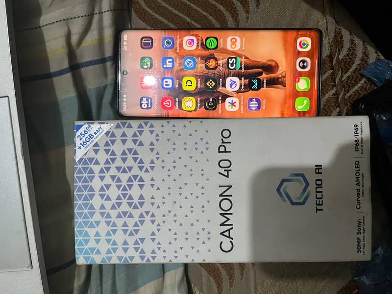 Tecno CAMON 40 Pro 1