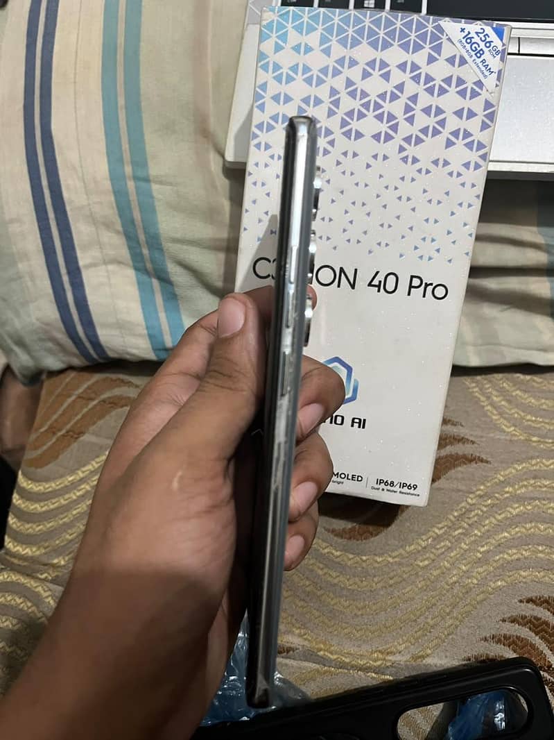 Tecno CAMON 40 Pro 7