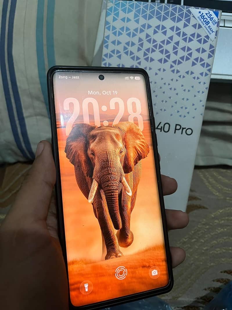 Tecno CAMON 40 Pro 8