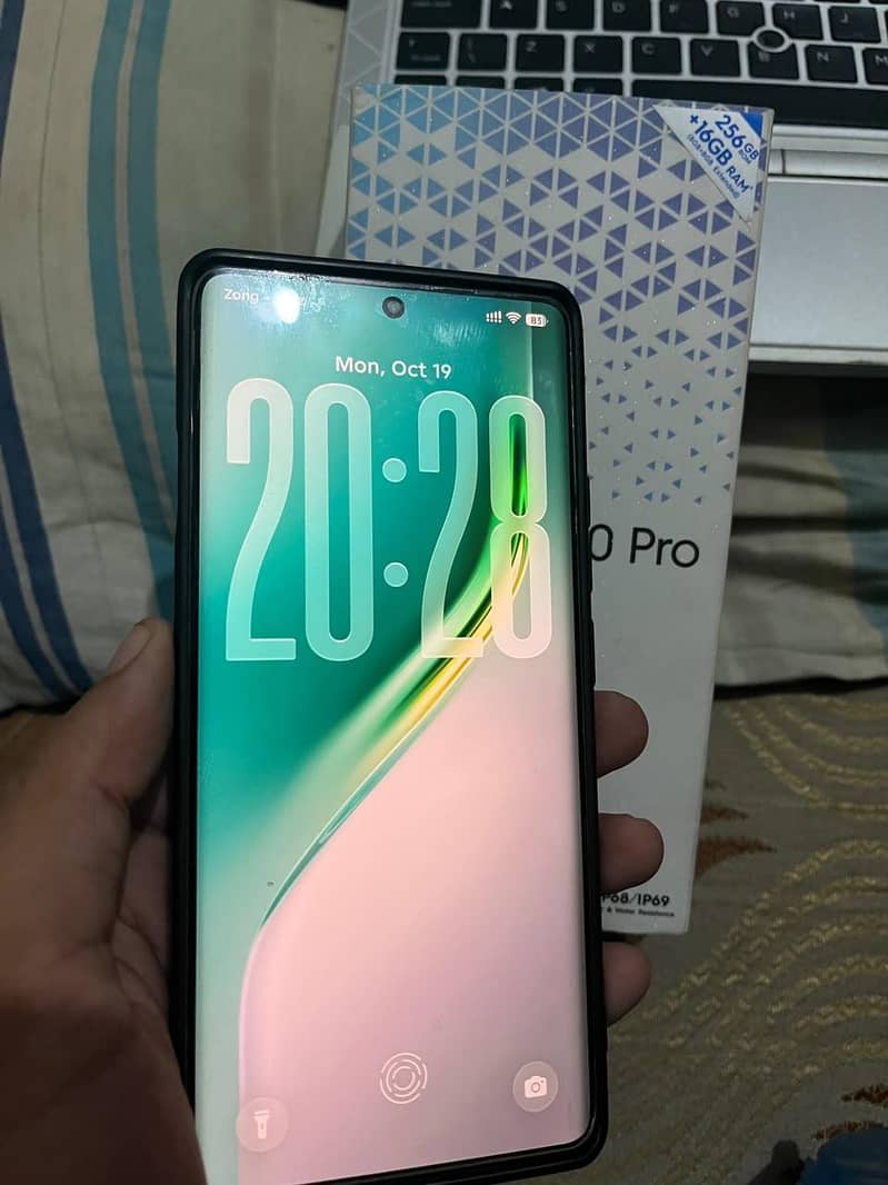Tecno CAMON 40 Pro 9