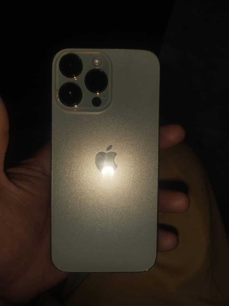 Apple iPhone 14 Pro Max 0