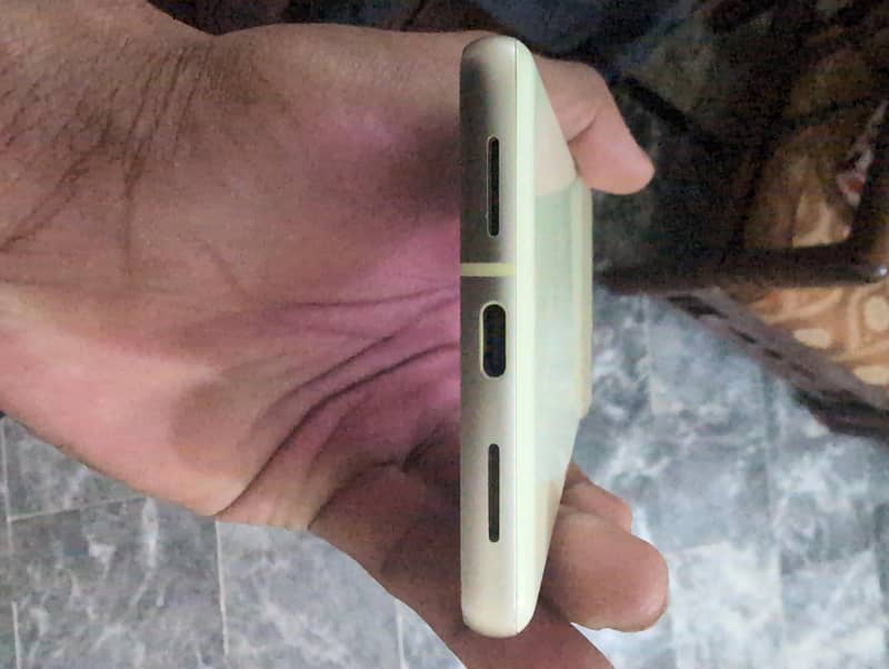 Google Pixel 7 4