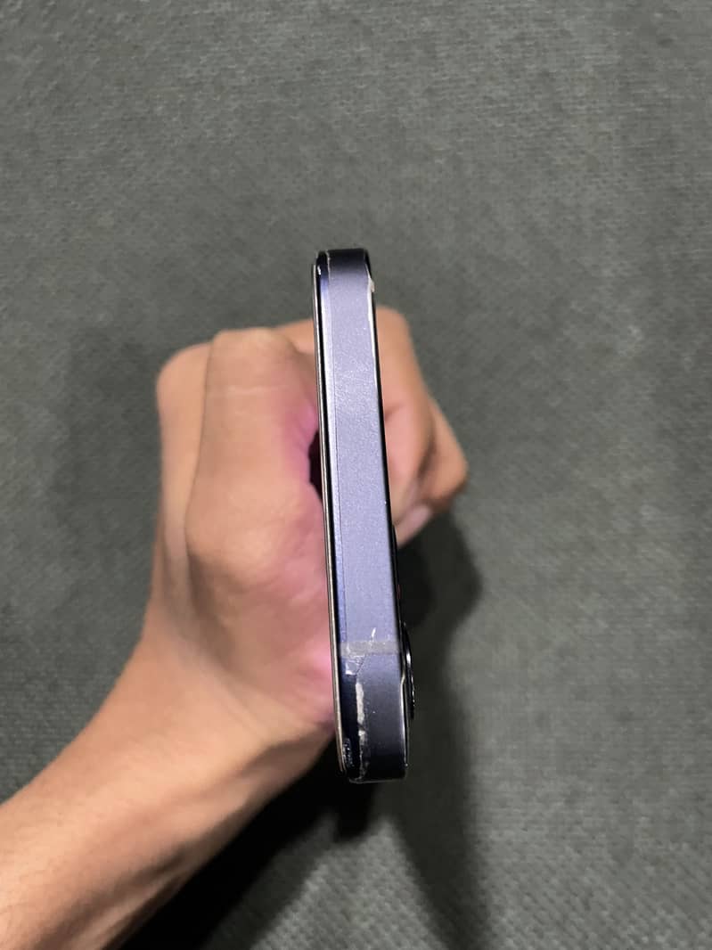 Apple iPhone 12 3