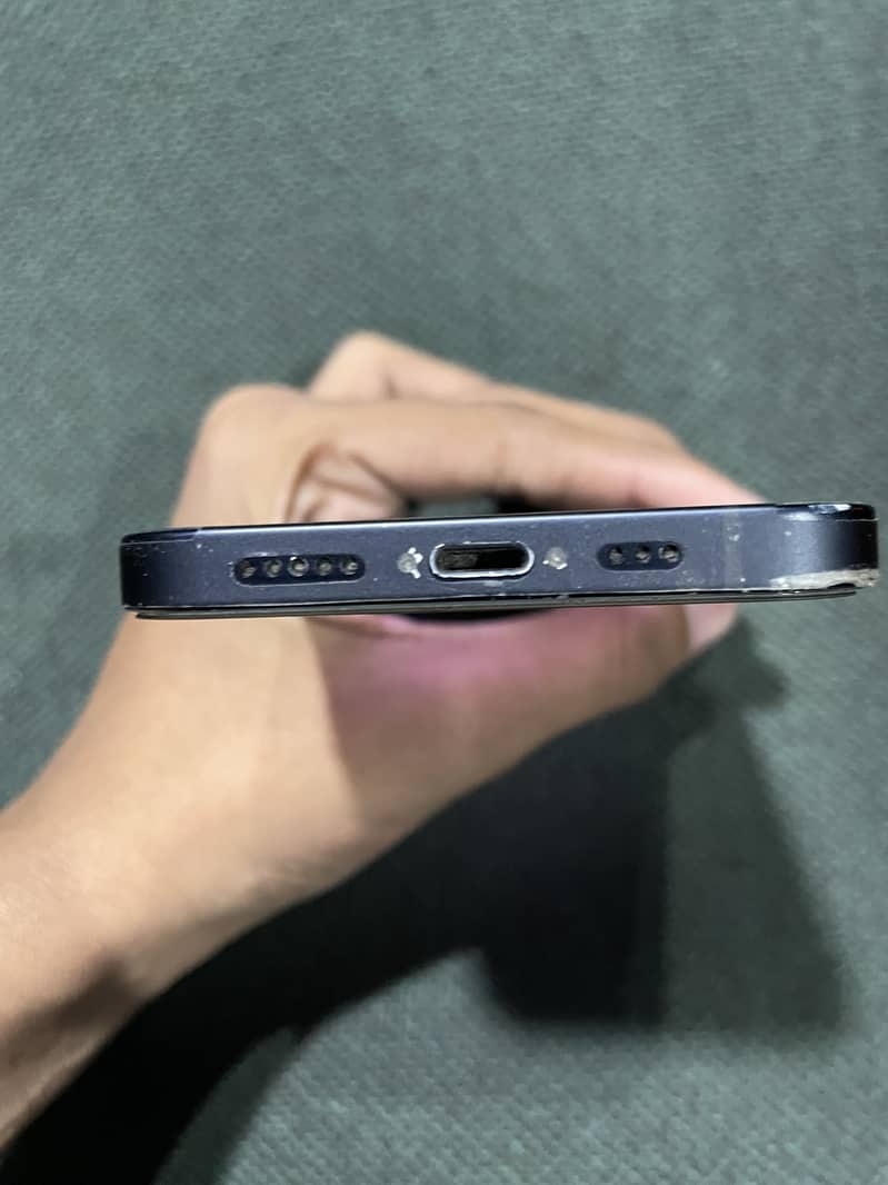 Apple iPhone 12 8