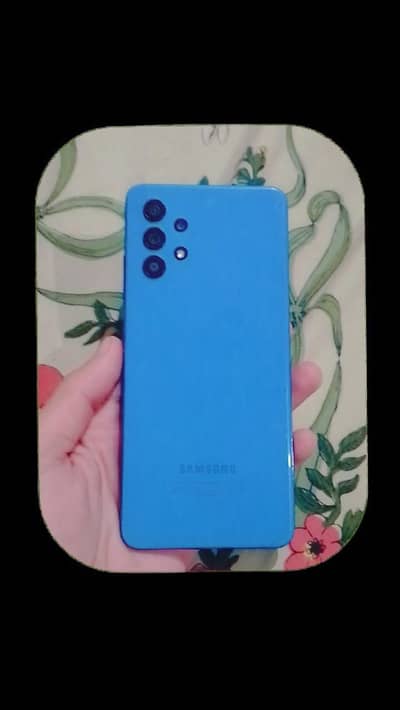SELLING MY SAMSUNG GALAXY A32 ALL GENUINE BOX + CABLE