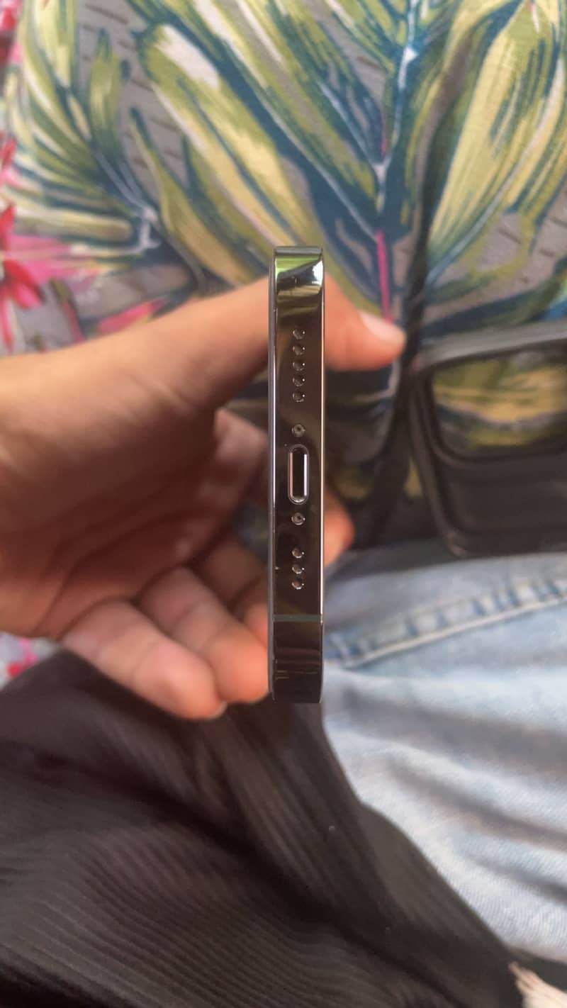 Apple iPhone 13 Pro 4