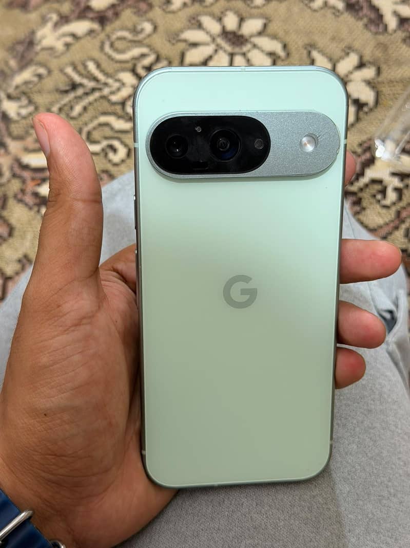 Google Pixel 9 6