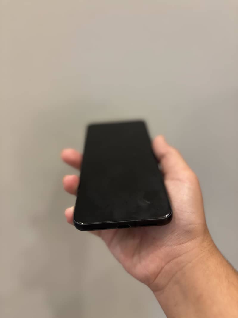 Google Pixel 8 4
