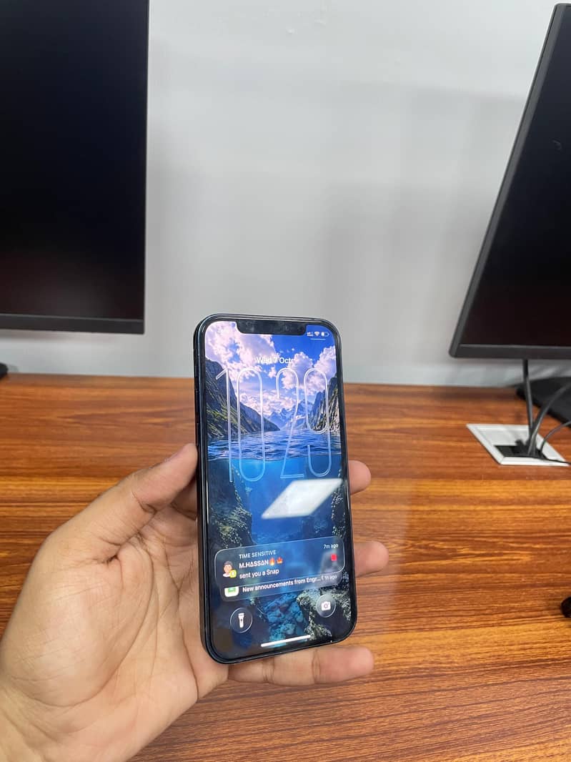 Apple iPhone 12 1