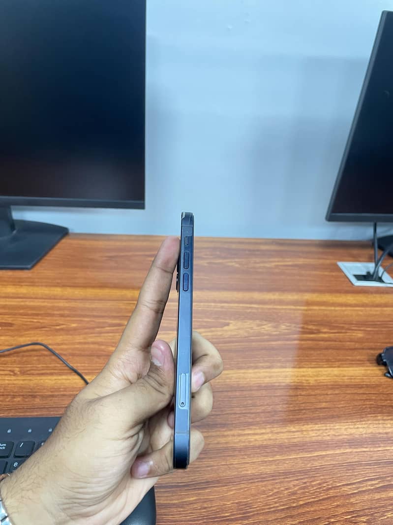 Apple iPhone 12 2