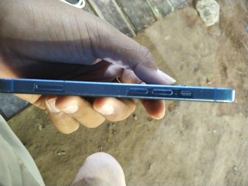 Apple iPhone 13 1