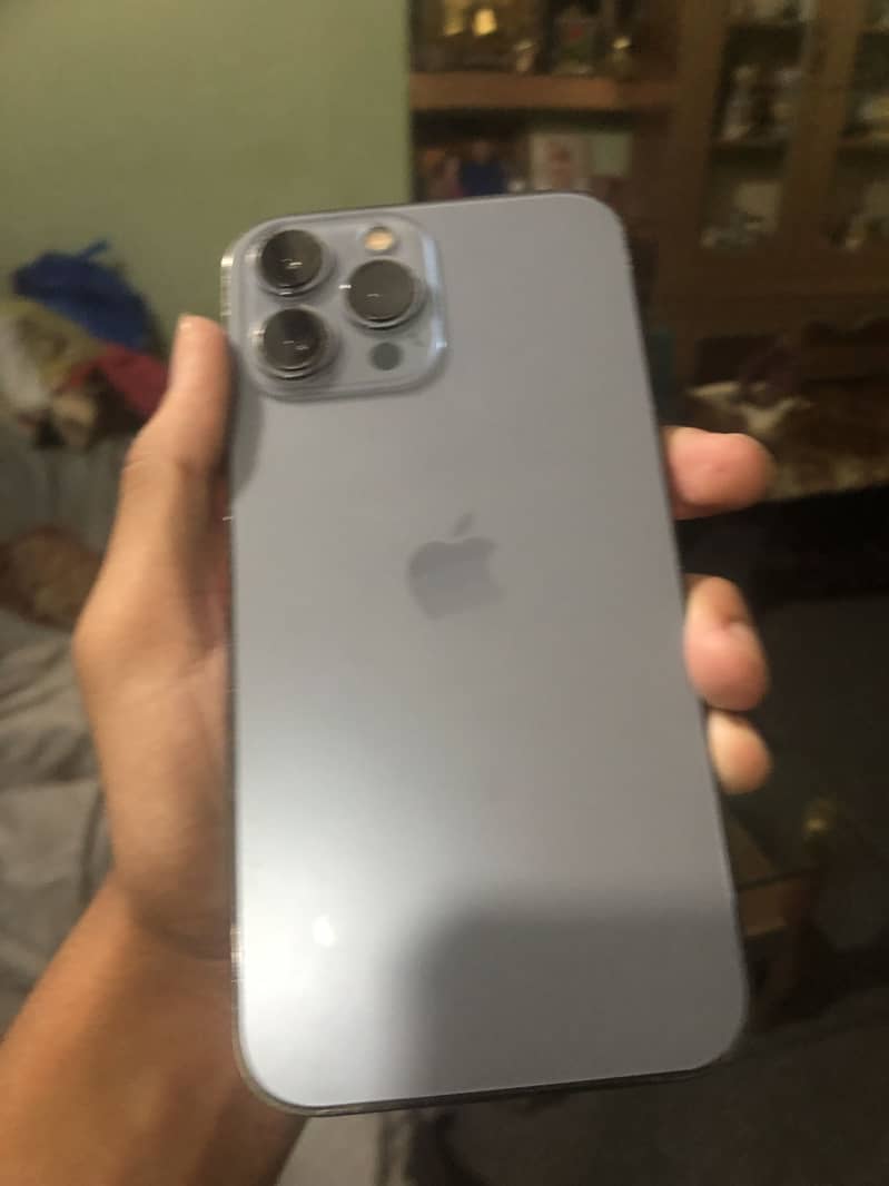 Apple iPhone 13 Pro Max 4