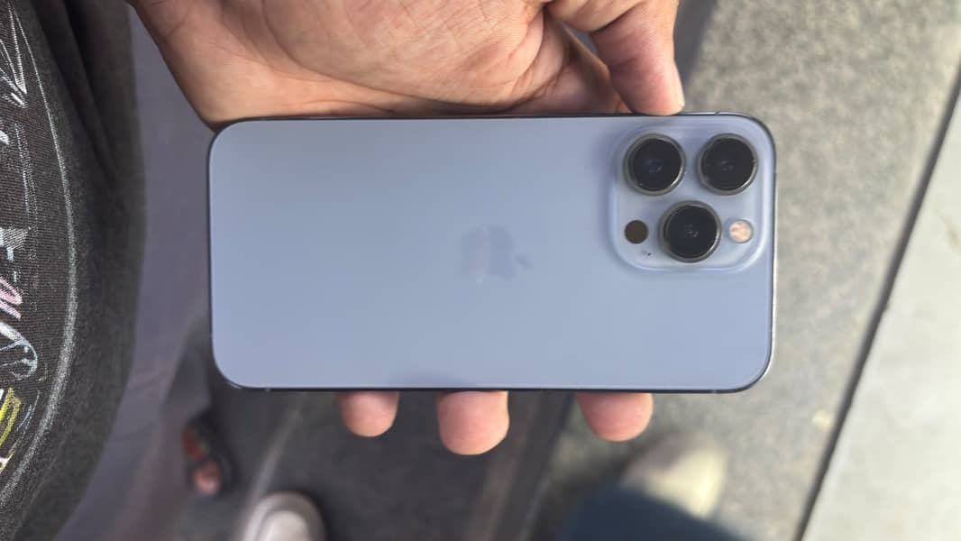 Apple iPhone 13 Pro 1