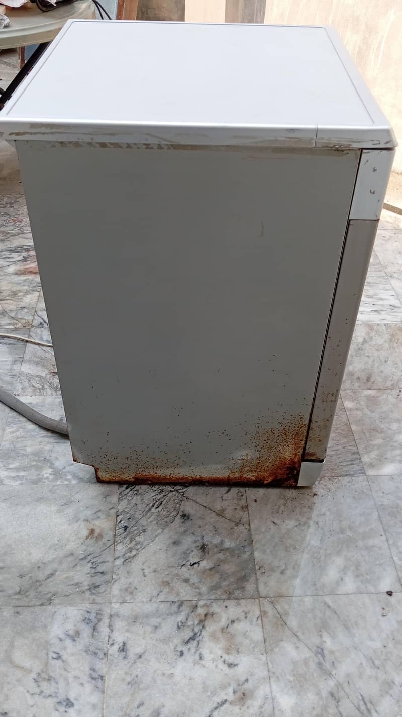 Rays diswasher 14 setting 4