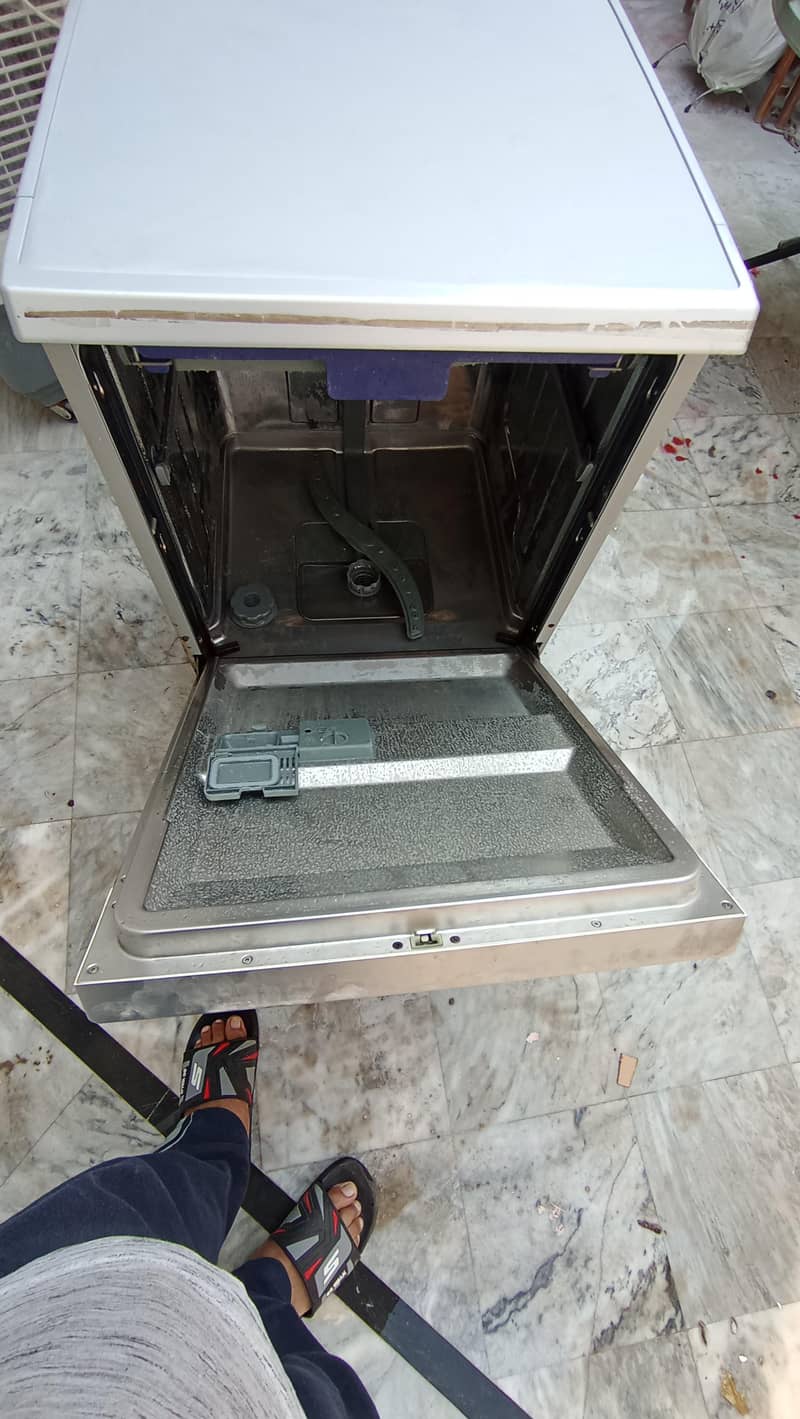Rays diswasher 14 setting 5